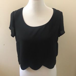 MOD Scalloped Crop | Medium